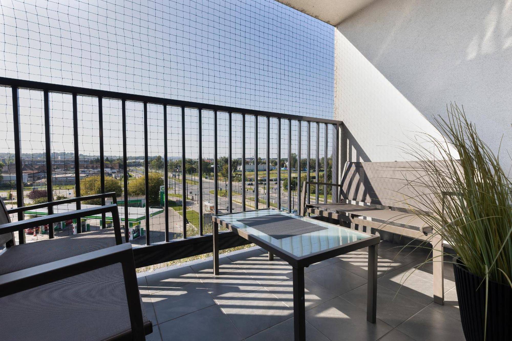 Podgorze Lipska Pet-Friendly Apartment With Balcony And Parking By Renters Prestige Krakow Dış mekan fotoğraf