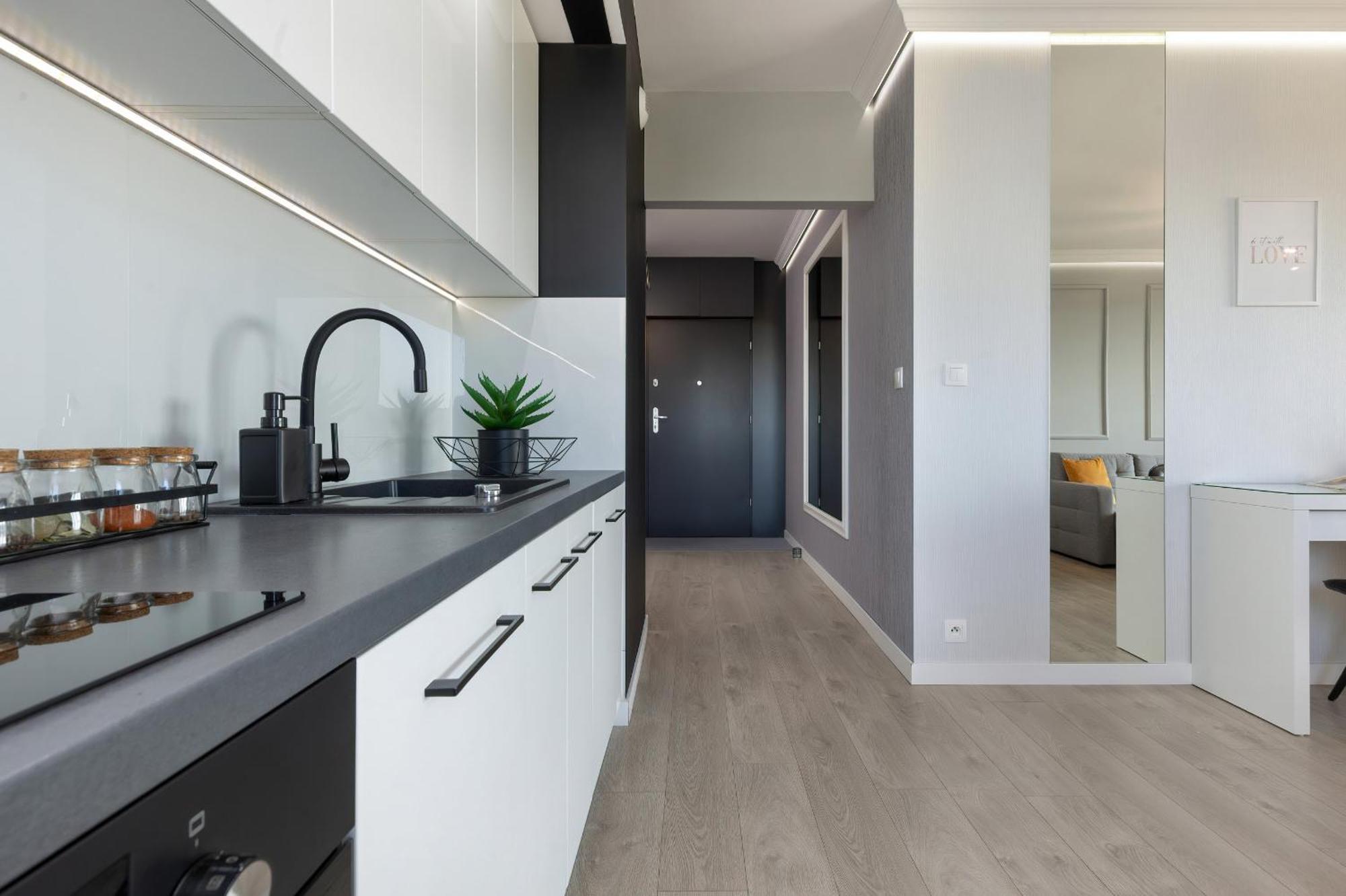 Podgorze Lipska Pet-Friendly Apartment With Balcony And Parking By Renters Prestige Krakow Dış mekan fotoğraf